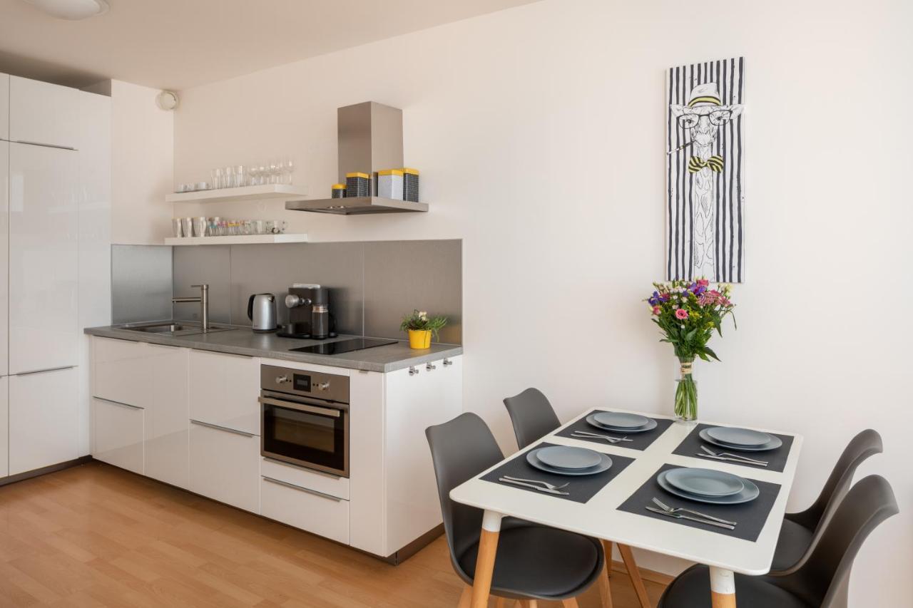 Sunny Apartment In Modrany By Prague Days 外观 照片