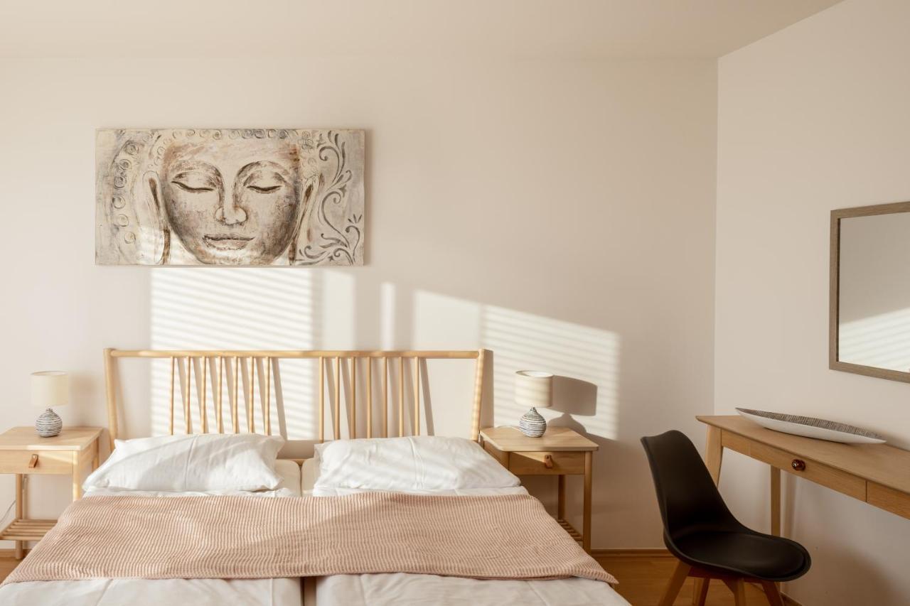 Sunny Apartment In Modrany By Prague Days 外观 照片