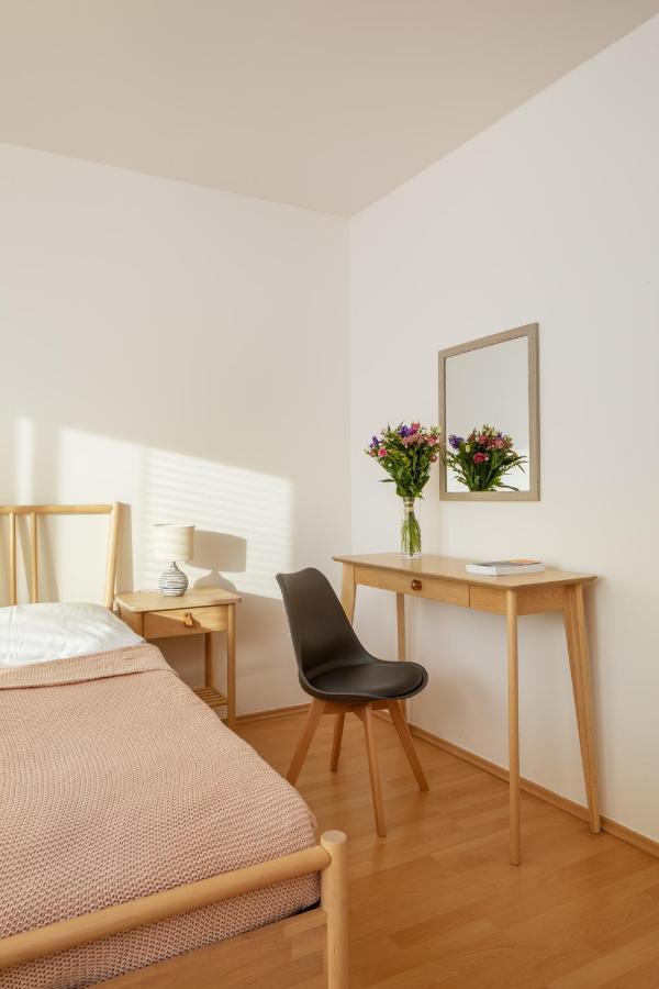 Sunny Apartment In Modrany By Prague Days 外观 照片
