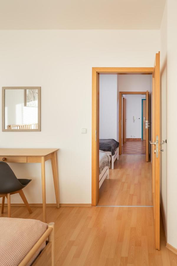 Sunny Apartment In Modrany By Prague Days 外观 照片